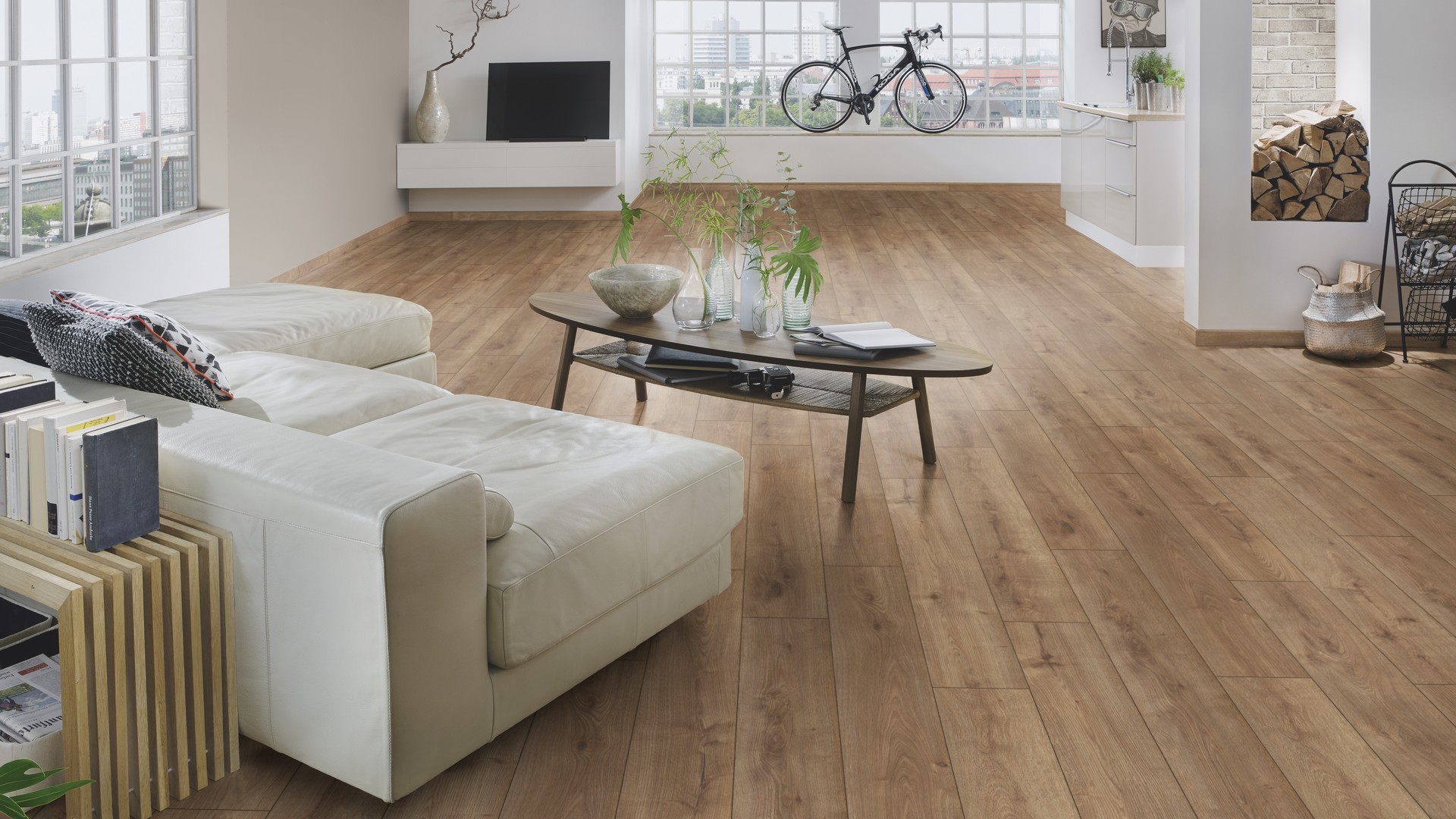 This decor is part of the collection Atlantic mo.re! 8 mm by Krono Original®. It features a utility class 32/AC4 and a 4-sided V-groove.