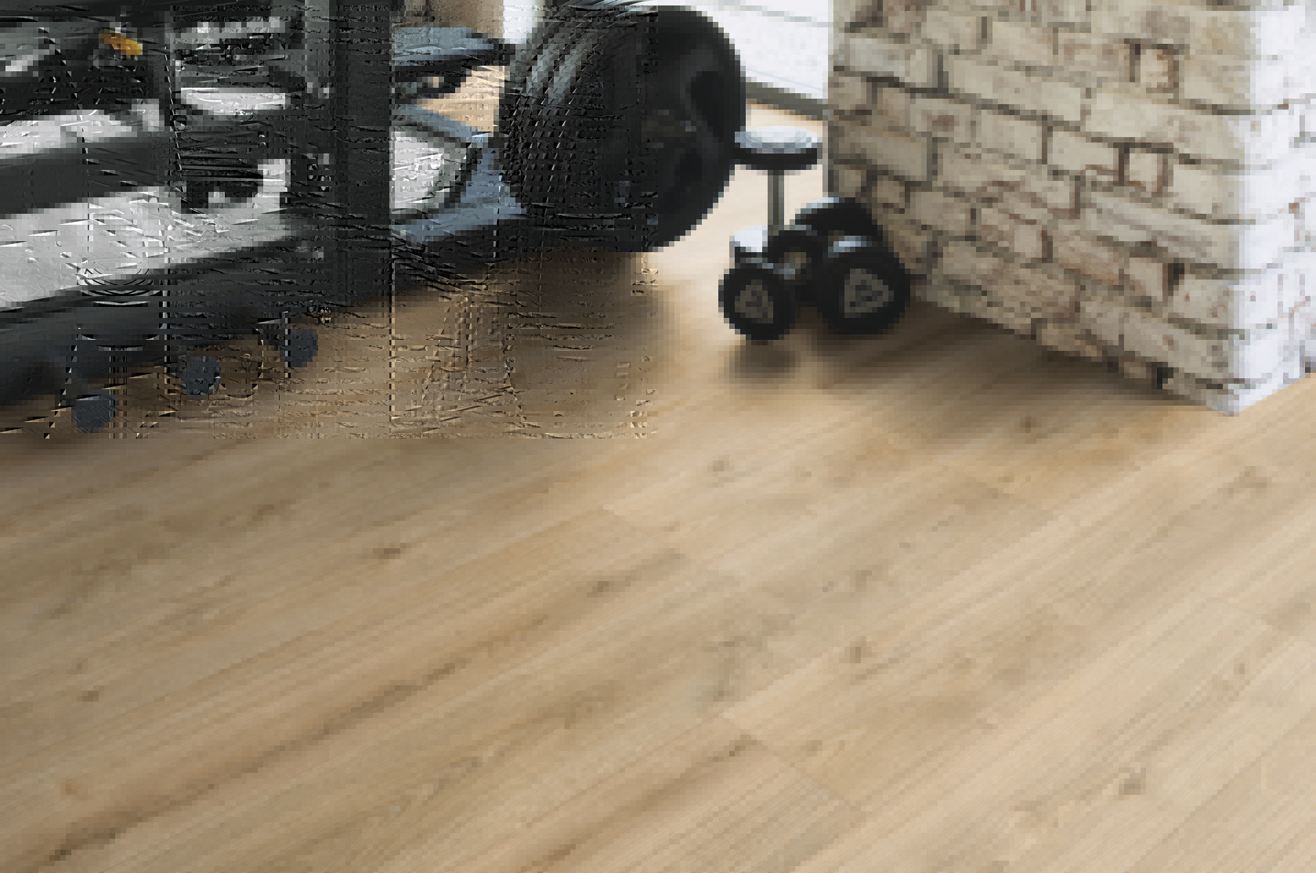the true sturdy laminate flloring resistant to high loads  the K4420 Oak Evoke Classic Laminate Flooring, complementing the room's airy ambiance.