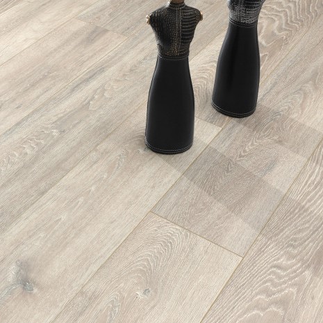 Contrasting image featuring the robust k476 Inca Carpenter Oak piece against a sleek, modern background.