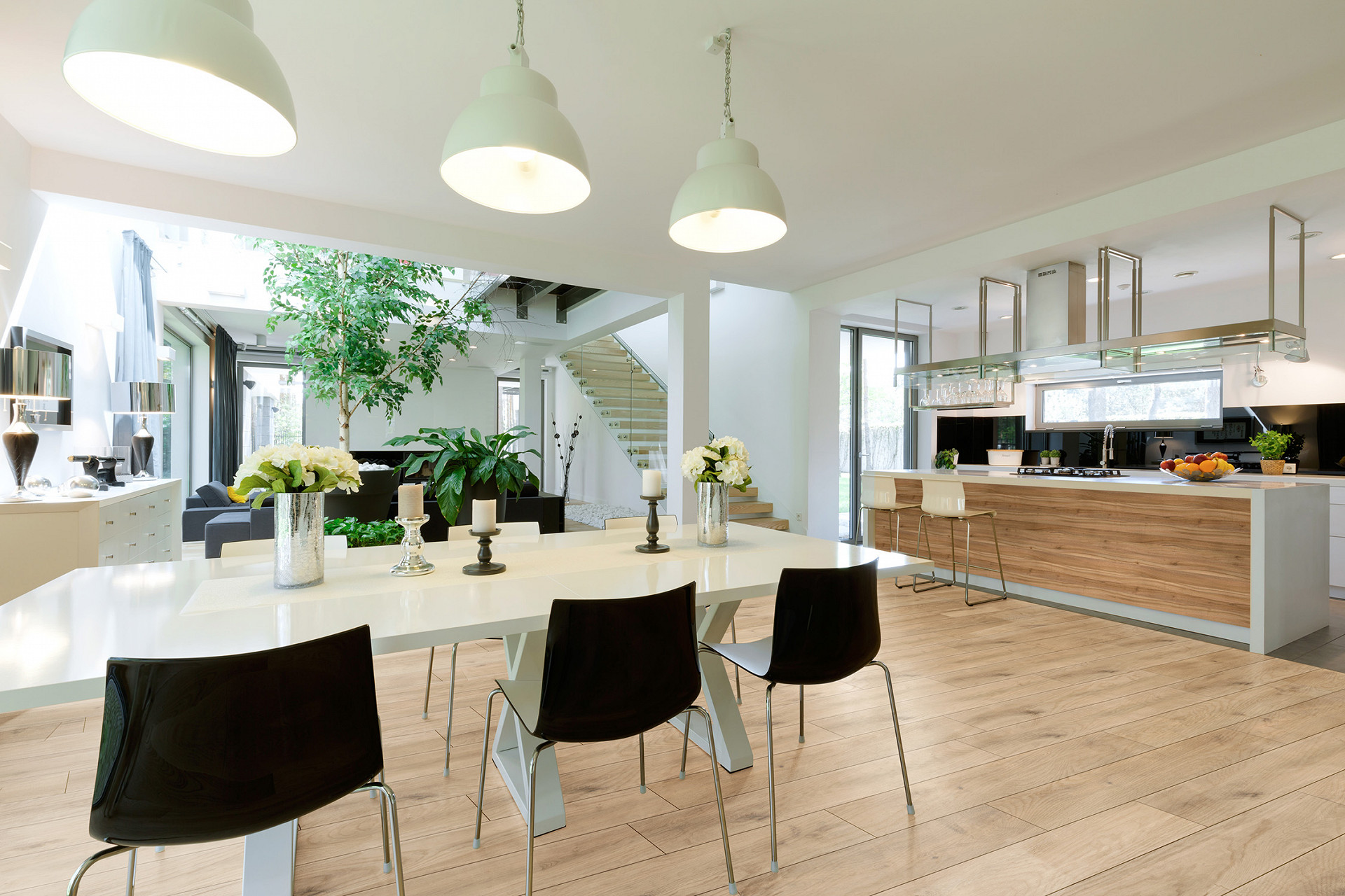 Elegant living room with R077 Barista 5+1 SPC flooring