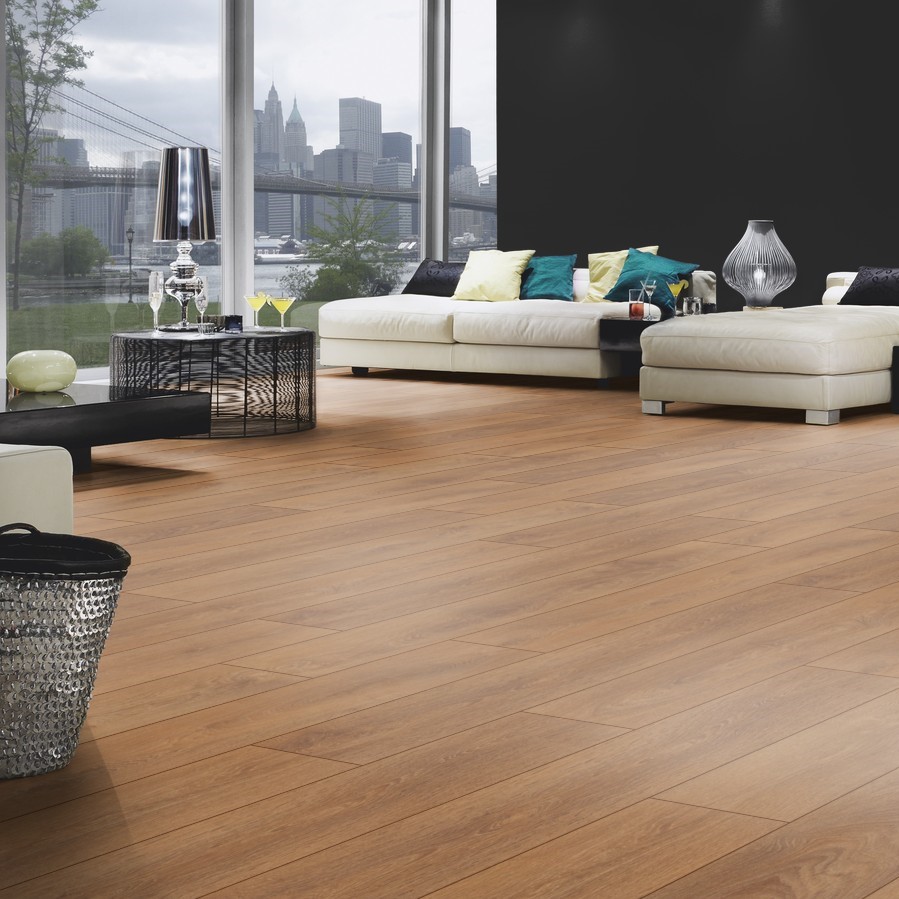 Image highlighting the authenticity and natural color variations of the 8573 Harlech Oak.