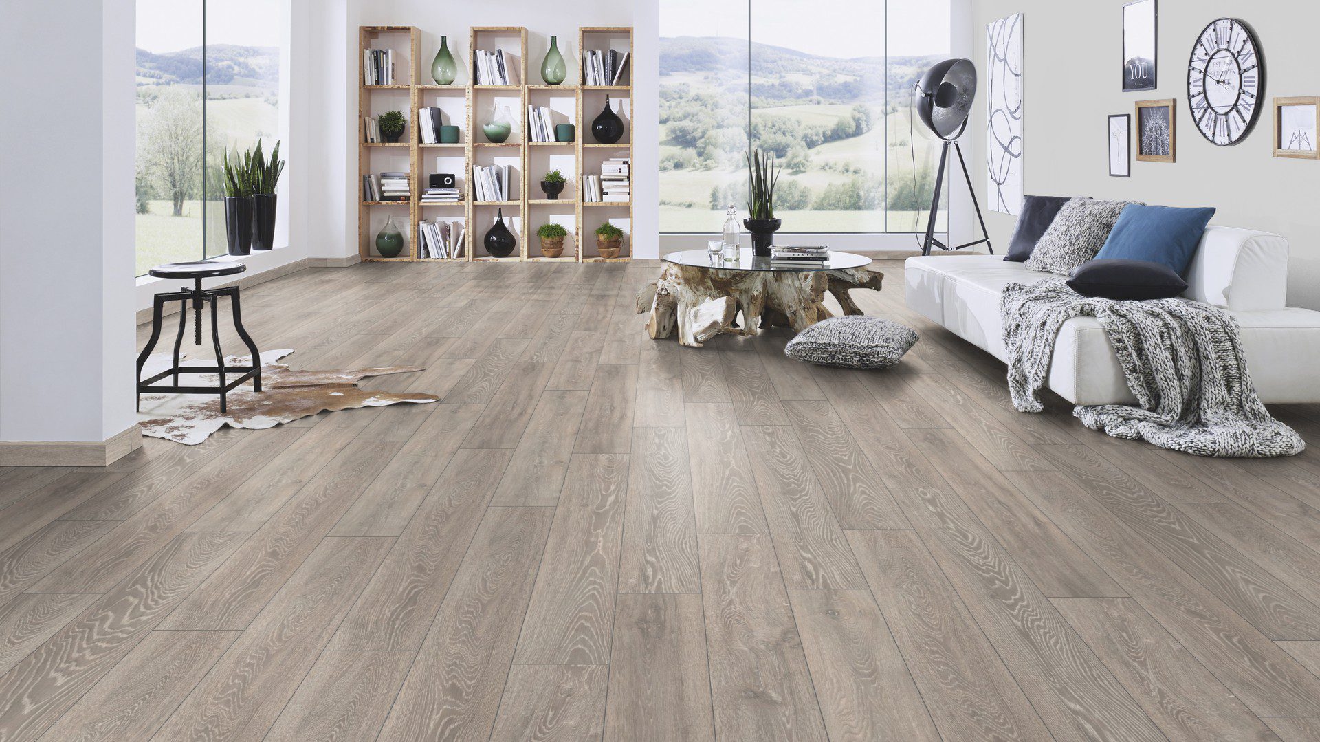 5542 Boulder Oak floor in a cozy living space with dark grey wood grain – durable and elegant finish for daily use